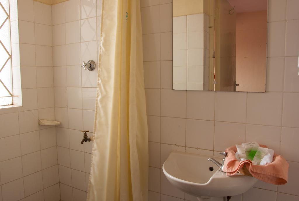 Blue Hut Hotel Nairobi Ngoại thất bức ảnh